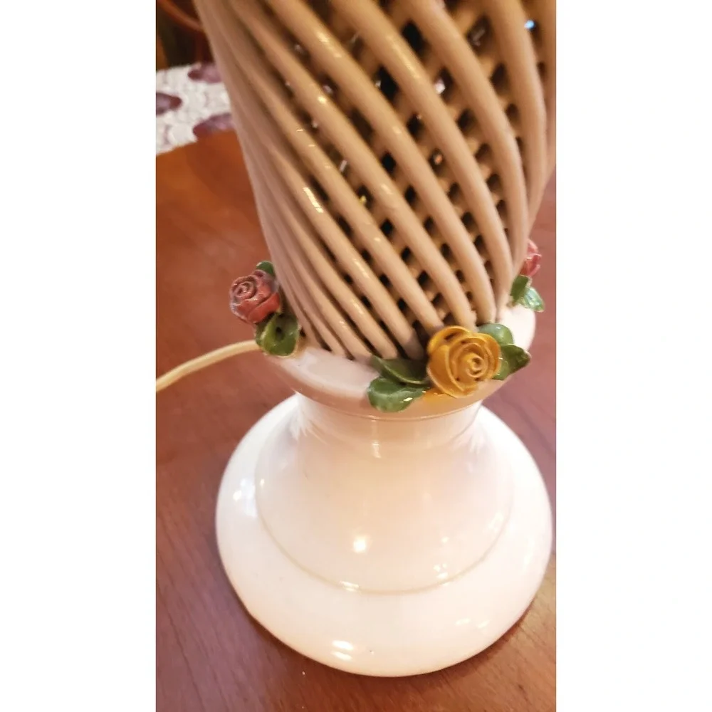 Vintage Capodimonte Table Lamp Red & Yellow Porcelain Heritage Roses Weave Trim‎